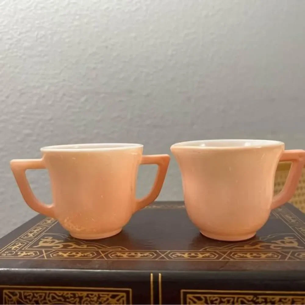 Hazel Atlas Pink Modern tone, Child Size Sugar and Creamer Set